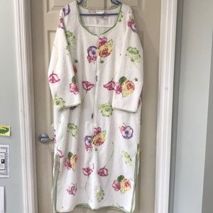 Terry cloth zippered bath robe